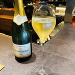 131280864 - シャンパーニュで乾杯♡お昼間のシャンパンは贅沢！