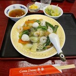 李家 - 中華丼(790円)