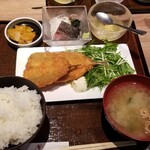 鮮魚釜飯 ヒカリ屋 - 