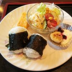デラ - おにぎりモーニングのメインプレート(2020.06.09)