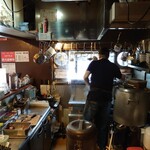 麺屋 悠 - 調理場の山内店主！