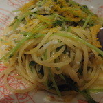 KIHACHI ITALIAN - 2012/5  揚げしらすと豆苗のペペロンチーノスパゲッティ　からすみ掛け