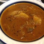 ガラムマサラ - 野菜カレーには大根がゴロゴロ入っています。