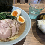 横浜ラーメン 渡来武 - 