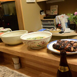 千代娘 - カウンターに並ぶおばんざい