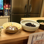 千代娘 - カウンターに並ぶおばんざい