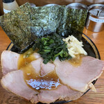 ラーメン 末廣家 - チャーシューメン ¥900 卓上の刻み生姜のせ