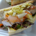 ジョンティ - バケットサンド：自家製ソーセージ