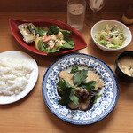 キッチンホーム - 本日のランチ：肉ダンゴの山芋ソースかけ&ポテトサラダ（800円）【令和元年08月02日撮影】