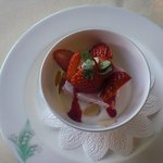 万平ホテル メインダイニングルーム - デザート（イチゴのムース）