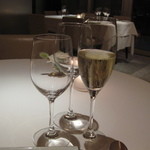 オオハラ エ シーアイイー - 記念日コースのサービスシャンパン
