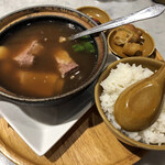シンガポール 海南鶏飯 - バクテ－（肉骨茶）