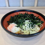 そばの神田 東一屋 - アサソバビンボー！　
      冷し朝そば＋わかめ！