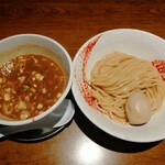 フェニックスの涙 - 「濃厚パイタンつけ麺&くずれ味付け玉子トッピング(数量限定)」980円