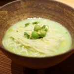 松濤 爛缶 - グリーンピースのすり流しの麺