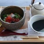 もみじ茶屋 - 三崎まぐろと炙りサーモンのおひつごはん