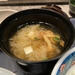 佐賀牛 季楽 銀座  - なめこと豆腐の味噌汁