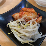韓国 焼肉 南大門 - お替り自由なキムチとナムル！