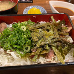 Gochisoumarushe - 牛肉ステーキ重 1078円。