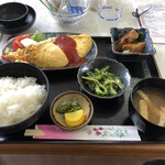 一般食堂　なだや - オムレツです。だから、ご飯は別！