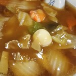 中華飯店萩 - 優しい醤油スープの上に、これまた優しい醤油餡がかかってます(^_^)v
