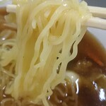中華飯店萩 - ではいただきます！麺を引き上げると…( ゜o゜)