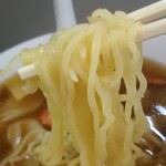 中華飯店萩 - 細麺に優しい醤油スープが絡んできます☆