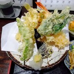 Tenkou - 天ぷら！衣がギトギトべちゃべちゃしていない！素材の特性と味を引き出しています！