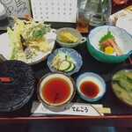 Tenkou - 特製天ぷら定食！体重増加中なので野菜＆魚介中心のヘルシーメニューです！（油無視）