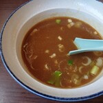 房総吟家 - つけ汁(凄く濃いめです。がとても美味しい！(割スープついて来ます！自分で調整出来ます！)