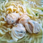 店内製麺 さくら - はまぐりアップ