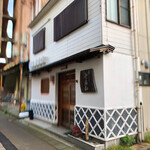 登喜和鮨 - 外観暖簾が上がる前