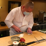 登喜和鮨 - 新潟産墨イカに飾り切り