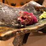 登喜和鮨 - 佐渡前定置網に掛かった生ミンク鯨中落ちのタタキ