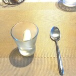 La Brianza - ベルガモットのソルベ、さわやかなお口直し。少しレモンピールみたいなグレープフルーツみたいな、風味もいつも好き。