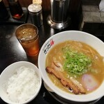 Macchi Bou - 和歌山ラーメン源味720円。ランチタイム小ライス無料。