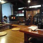 日本料理 筑膳 - 素朴な暖炉が心が暖かくなります。