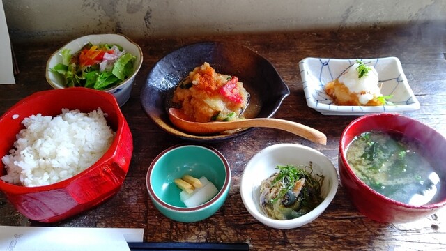 ネジマキカフェ 愛大医学部南口 カフェ 食べログ