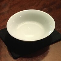 蕎麦懐石 無庵 - 青白磁の盃、形、大きさ、飲み心地いずれも最高！
