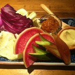 「しょんしょん」と生野菜￥５３０−
