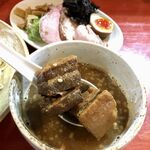 Hamandoyokosuka - 角煮がゴロゴロ