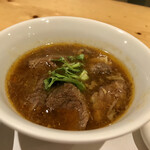 一碗水 - 黒毛和牛スパイス煮込みアップ