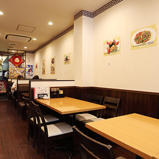 4 minutes walk from Motomachi-Chukagai Station. Easy lunch or takeaway