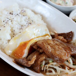 カフェレスト キャロット - カルビ焼肉丼