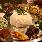 ダルバート食堂 - タカリダルバート骨付き山羊肉もう一枚