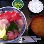 さかなやの親戚 - 三種盛り丼