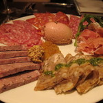 利三郎特製！お肉の前菜盛り合わせ