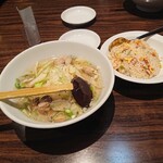 上海華龍 - 【2020.6.11(木)】本日のランチ①(塩味あさりラーメン＋五目チャーハン)800円