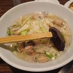 上海華龍 - 【2020.6.11(木)】本日のランチ①の塩味あさりラーメン
