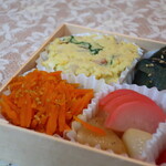 こころや - キャロットラペ、大根と蕪のさっぱり酢漬け、いぶりがっこ入りポテトサラダ、茄子煮びたし